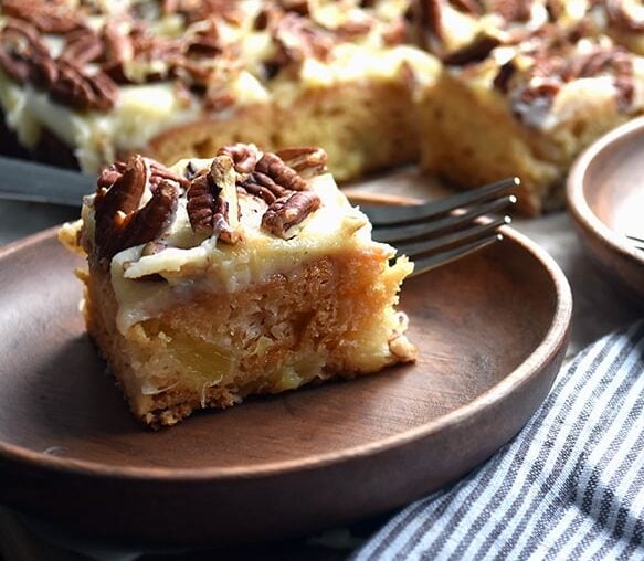 One-Bowl Pineapple Cake: Simple, Moist, and Bursting with Tropical Taste